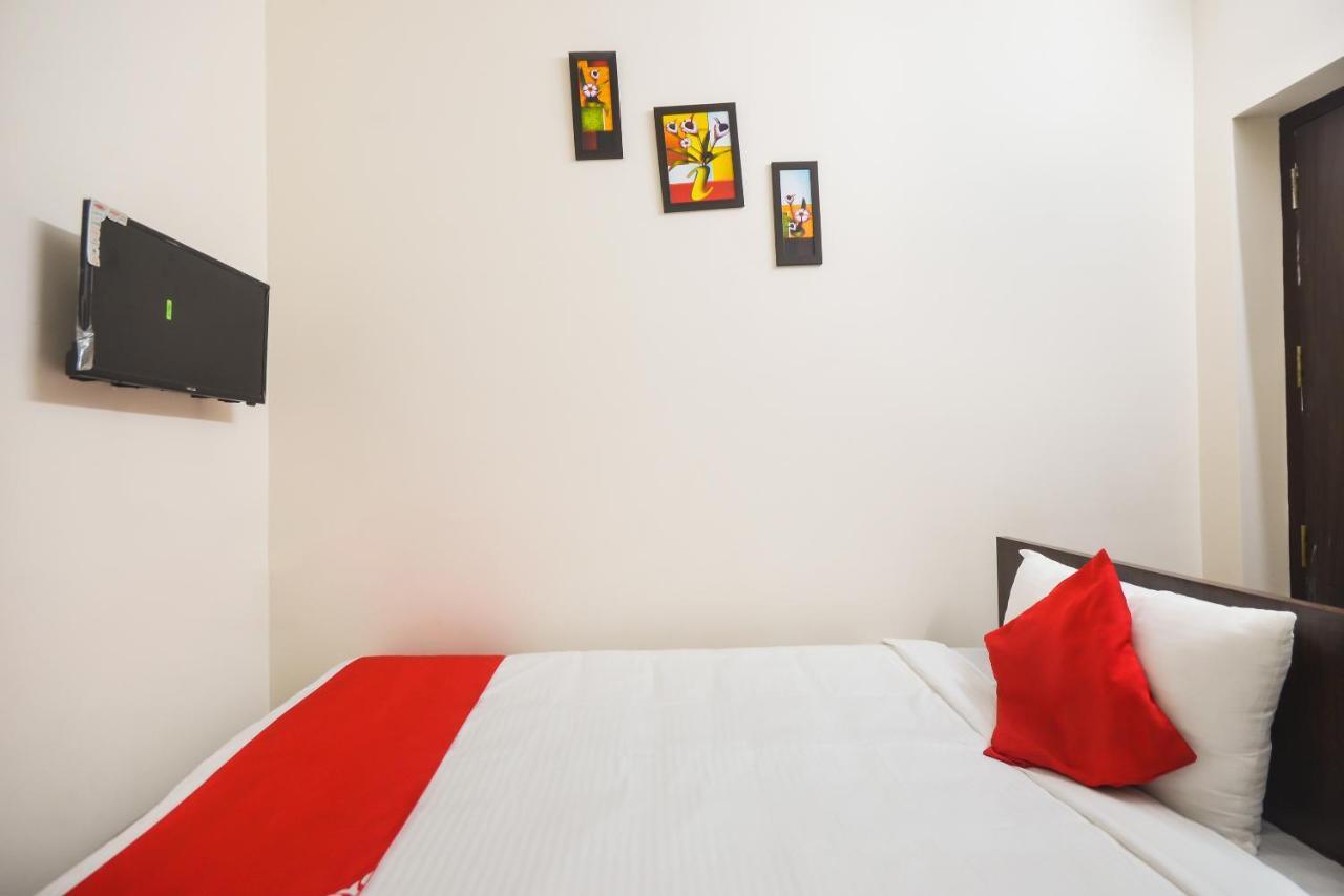 Oyo 70250 Royal Residency Hotel Namakkal Bagian luar foto